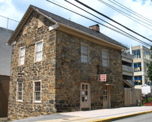 Old Stone House to host book fair Saturday; Fashion truck returns